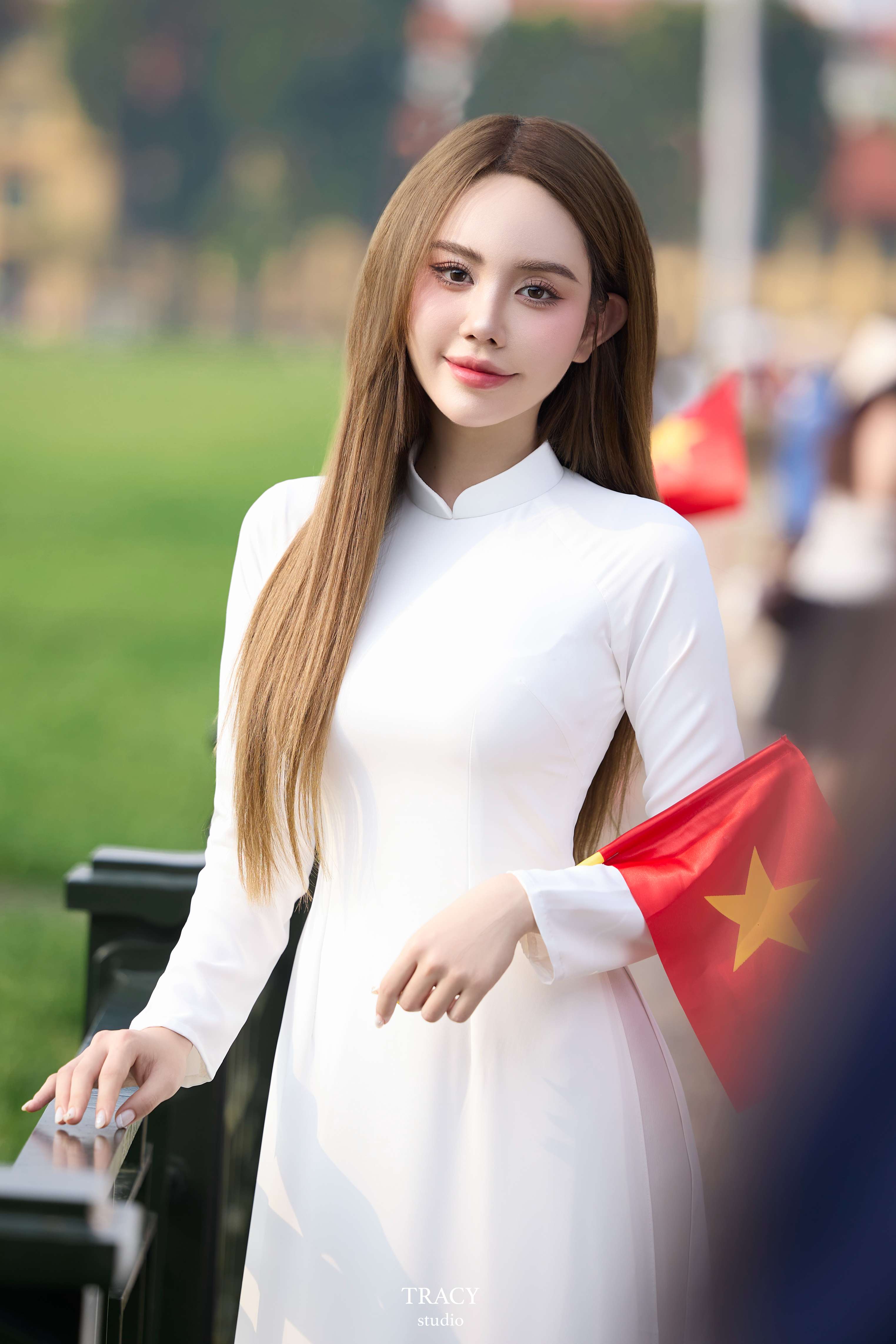 frontend/img/gallery/tinh-khoi-ao-dai-viet/tracy-studio-chup-ao-dai-lang-bac (4).jpg